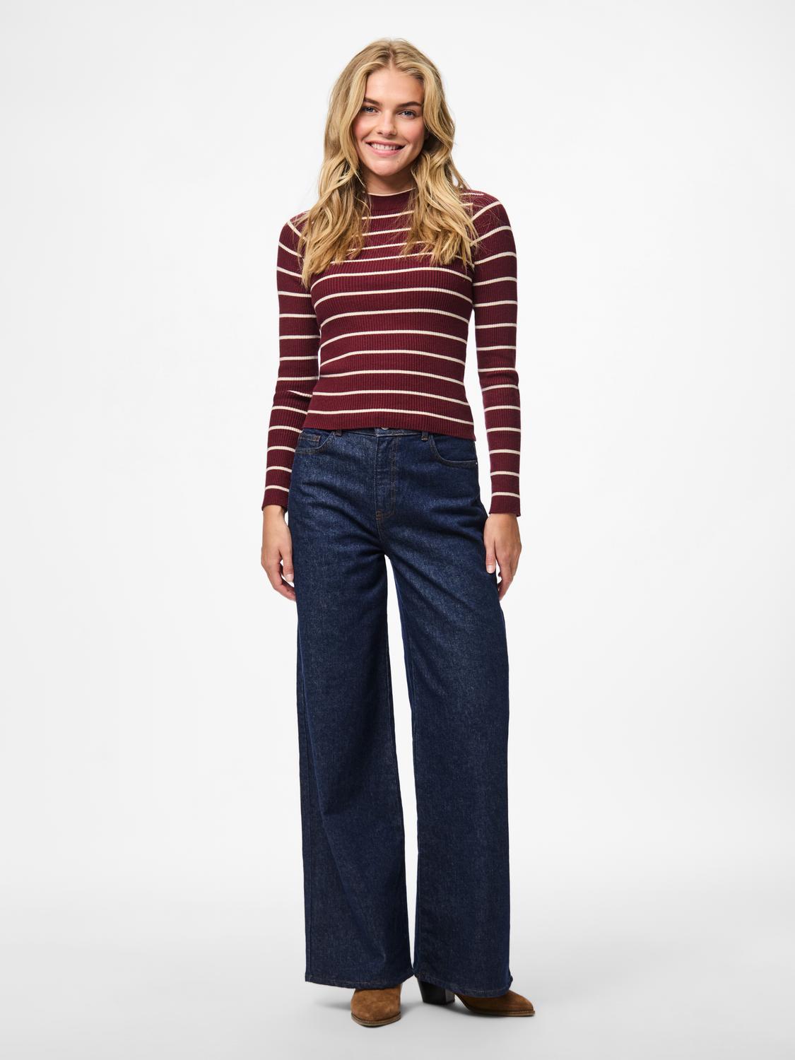 model_shot-front_full